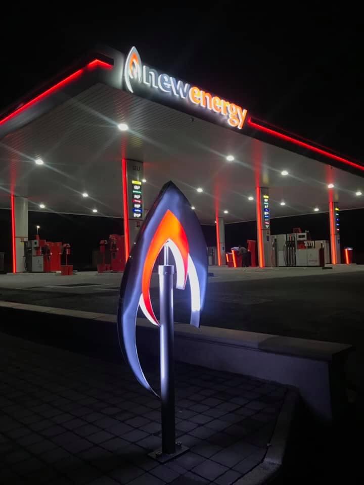 https://www.newenergycarburanti.it/wp-content/uploads/2019/01/49696297_974358732760944_6163620477437739008_n-1.jpg